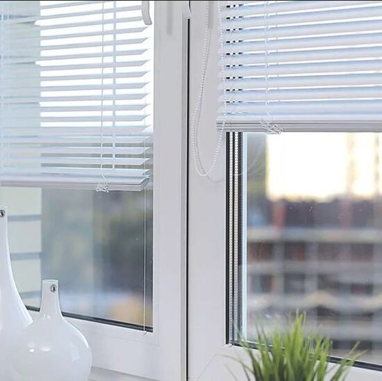 Умные алюминиевые горизонтальные жалюзи